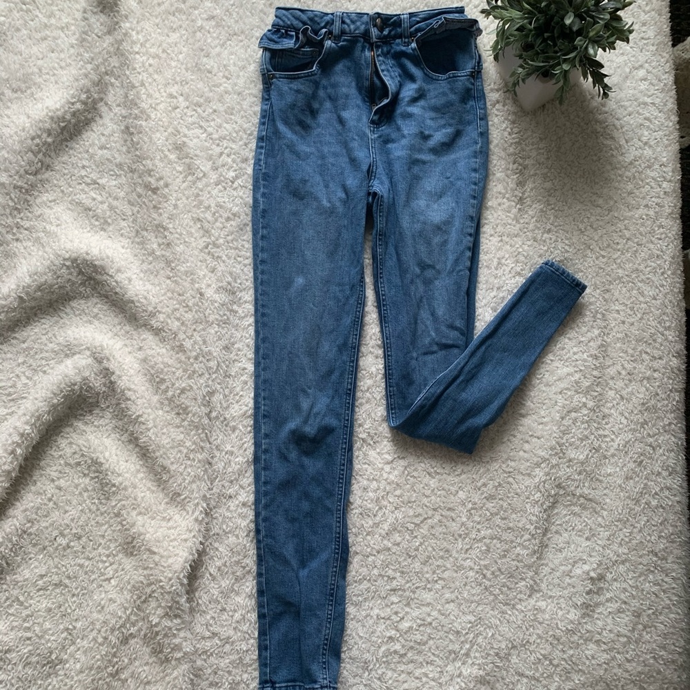 Straight Leg Jean with Butt Ruffle Details